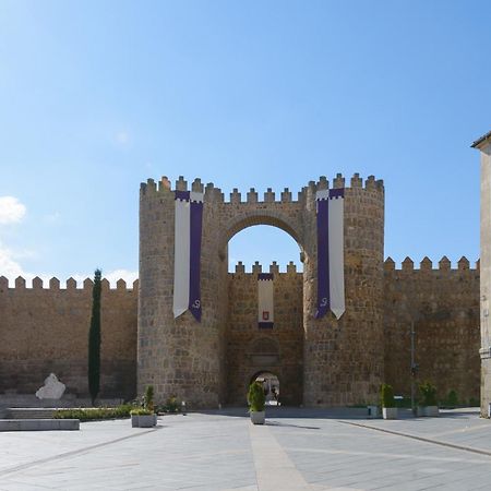 Balcony View To Avila'S Alcazar Extérieur photo