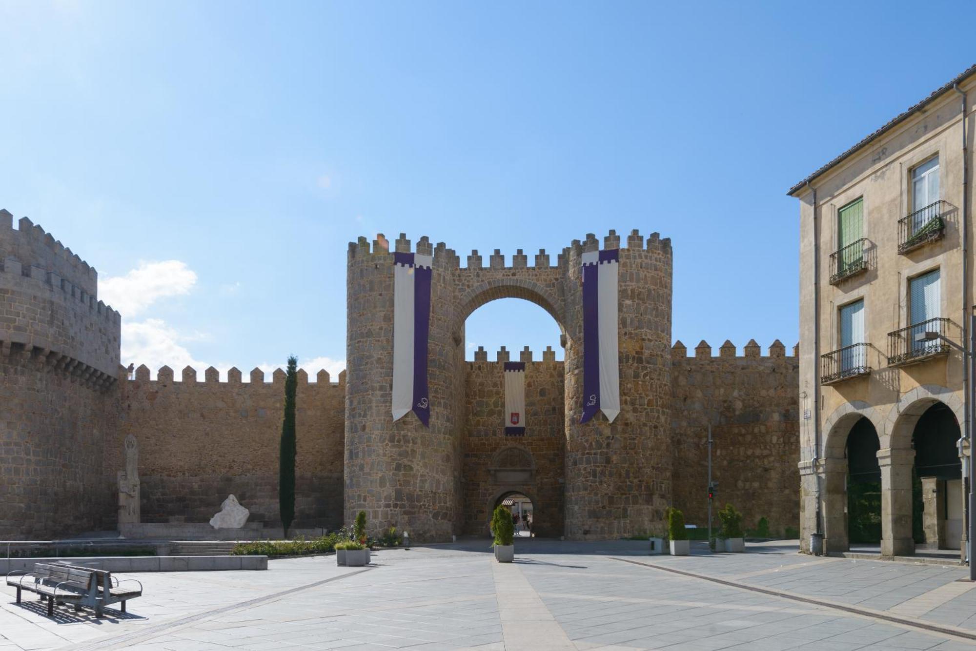 Balcony View To Avila'S Alcazar Extérieur photo