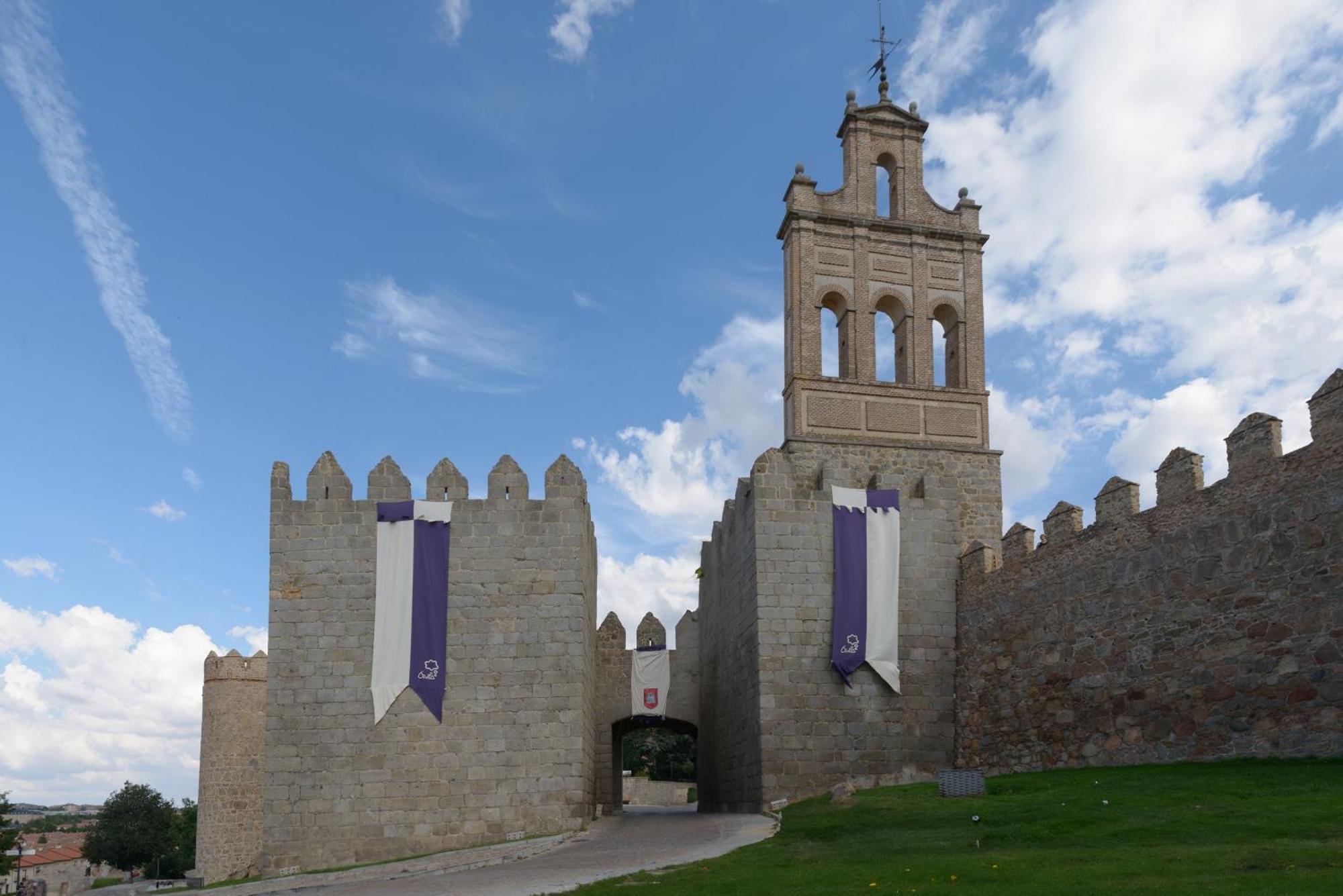 Balcony View To Avila'S Alcazar Extérieur photo