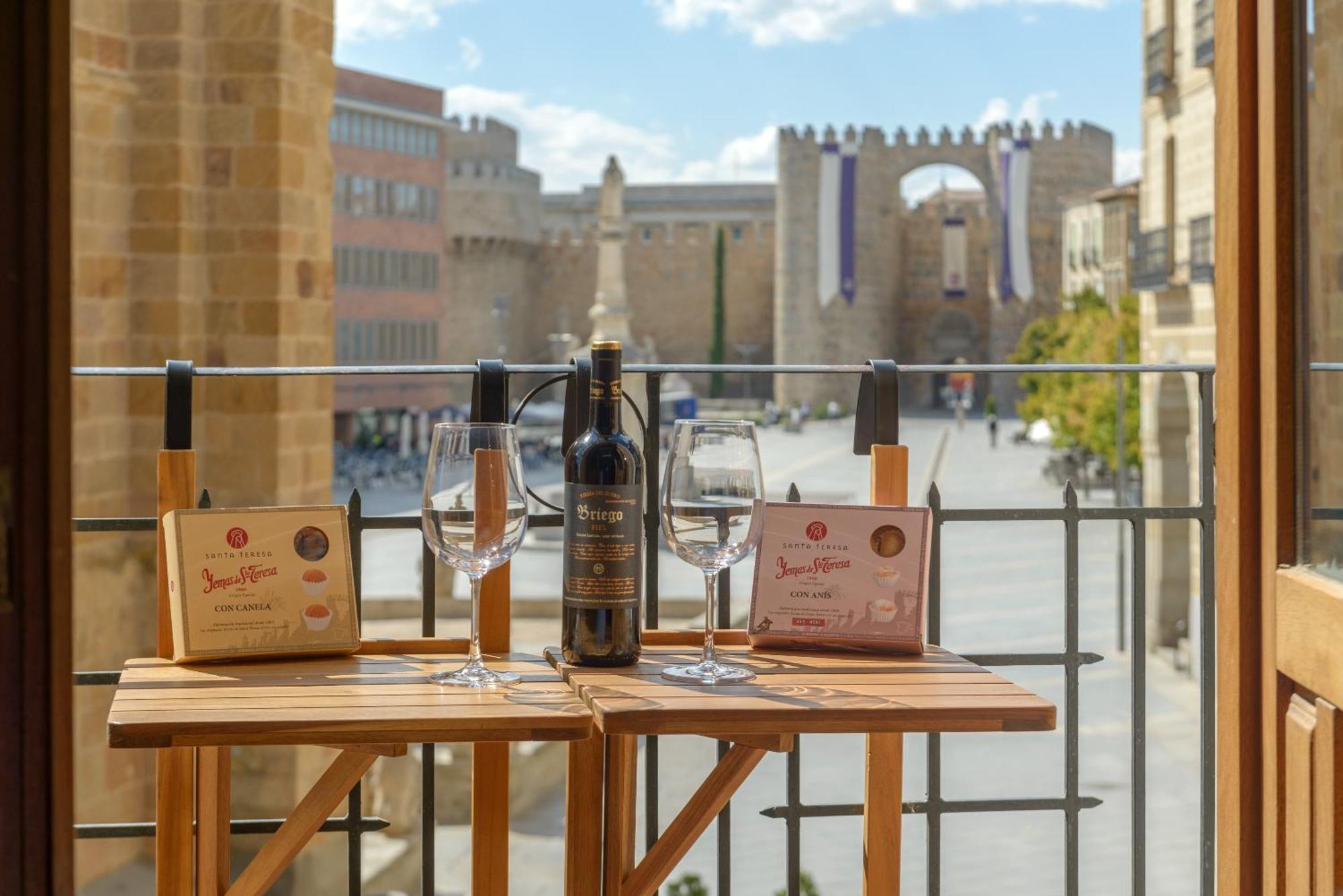 Balcony View To Avila'S Alcazar Extérieur photo